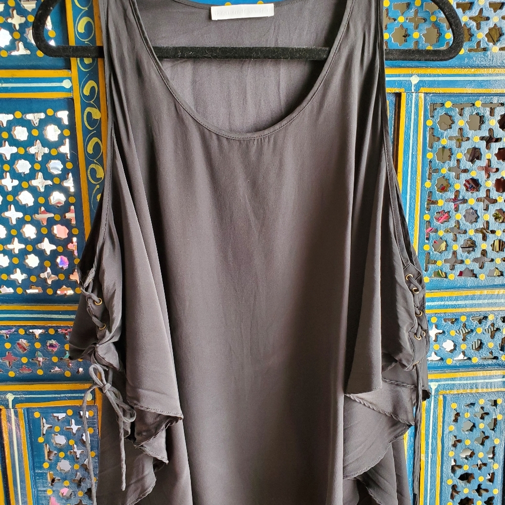 Born In December Silk Charcoal Cold Shoulder Grommet Bat Wing Blouse Women's M